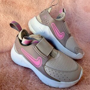 Toddler Nike Flex Runner 3 in the Platinum Violet/Playful Pink